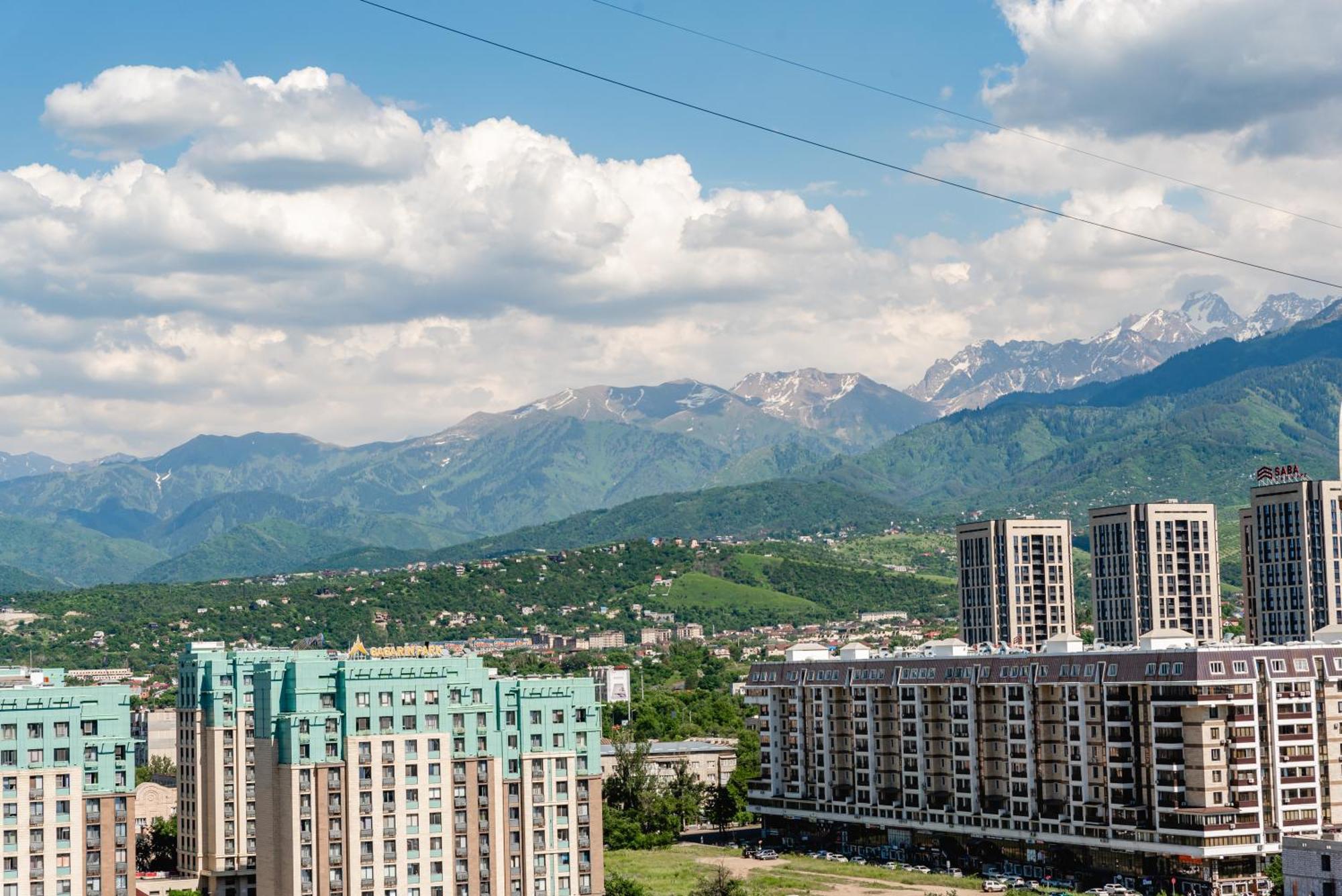 Five Business-Class Rooms In R-House Near Mega Center Almaty Exterior foto